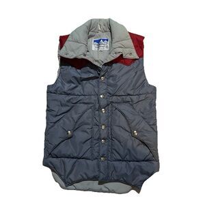 Vintage Powderhorn Mountaineering Puffer Vest XS Gray Red Snap Front Retro